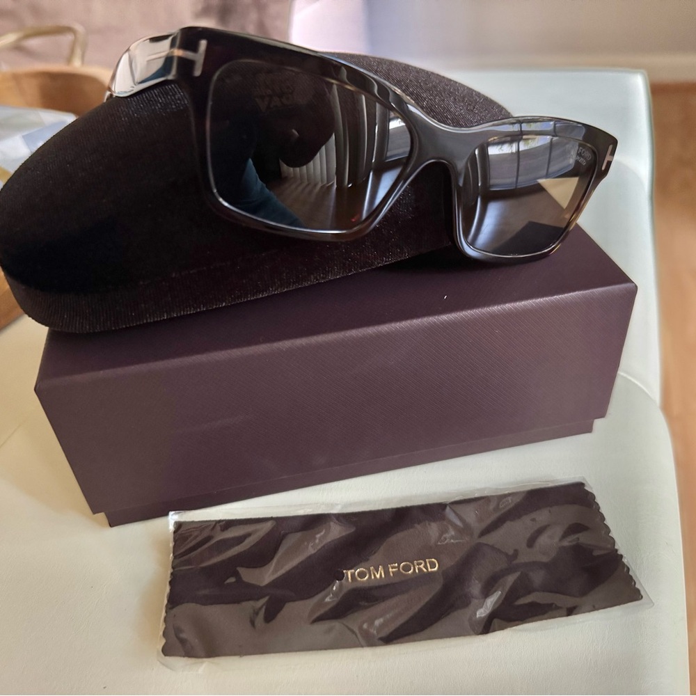 Tom Ford Brown Tortoise Sunglasses - Picture 3 of 7